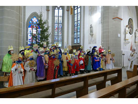 Aussendung der Sternsinger in Naumburg (Foto: Karl-Franz Thiede)